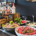 Campanile Prime - Est Le Millenaire Отель