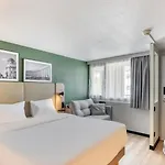 Отель Campanile Prime - Est Le Millenaire