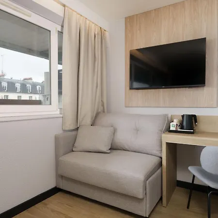 Campanile Est Le Millénaire Hotel 3*