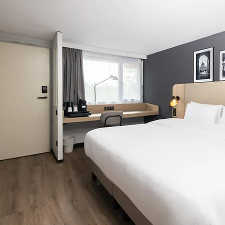 Campanile Est Le Millénaire Hotel