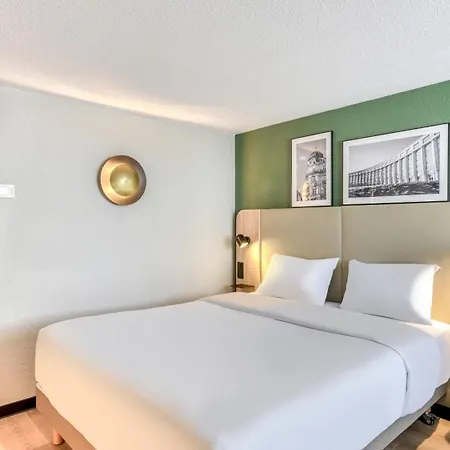 Campanile Prime - Est Le Millenaire 호텔