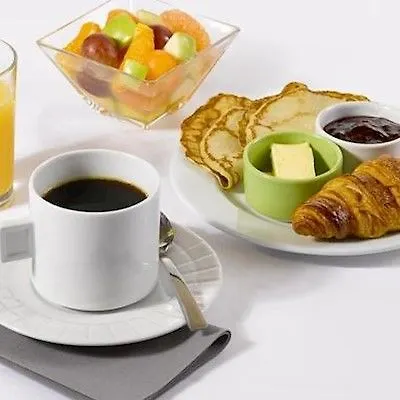 Hotel Campanile Est Le Millénaire