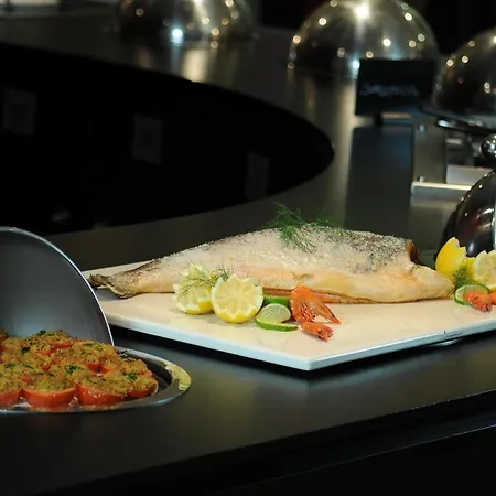 Hotel Campanile Est Le Millenaire 3*