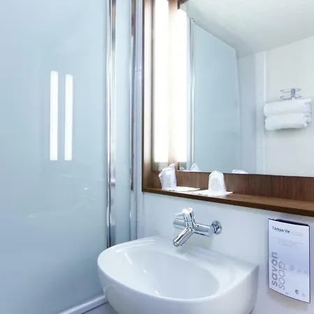 Hotel Campanile Est Le Millenaire 3*